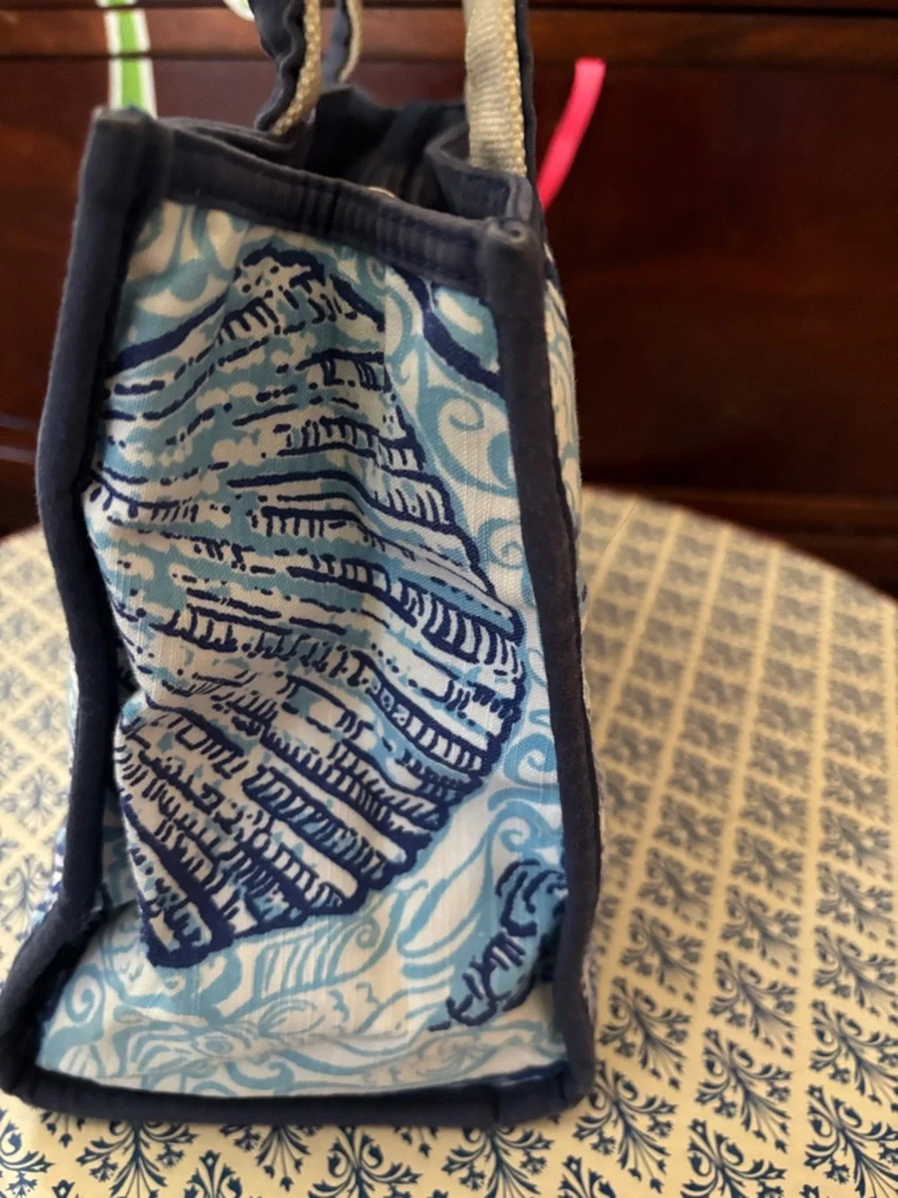 Lilly Pulitzer Originals Small Tote Stuffed Shells Print - Picture 5 of 11